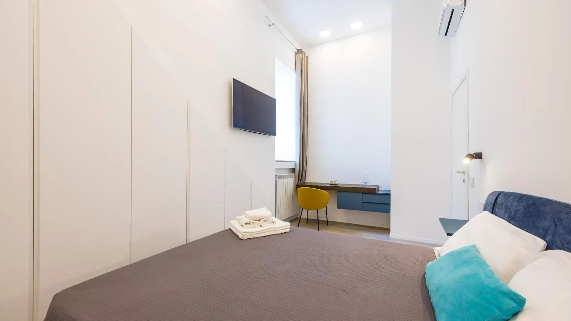 Bisicool Boutique Apartment By Napoliapartments Italy