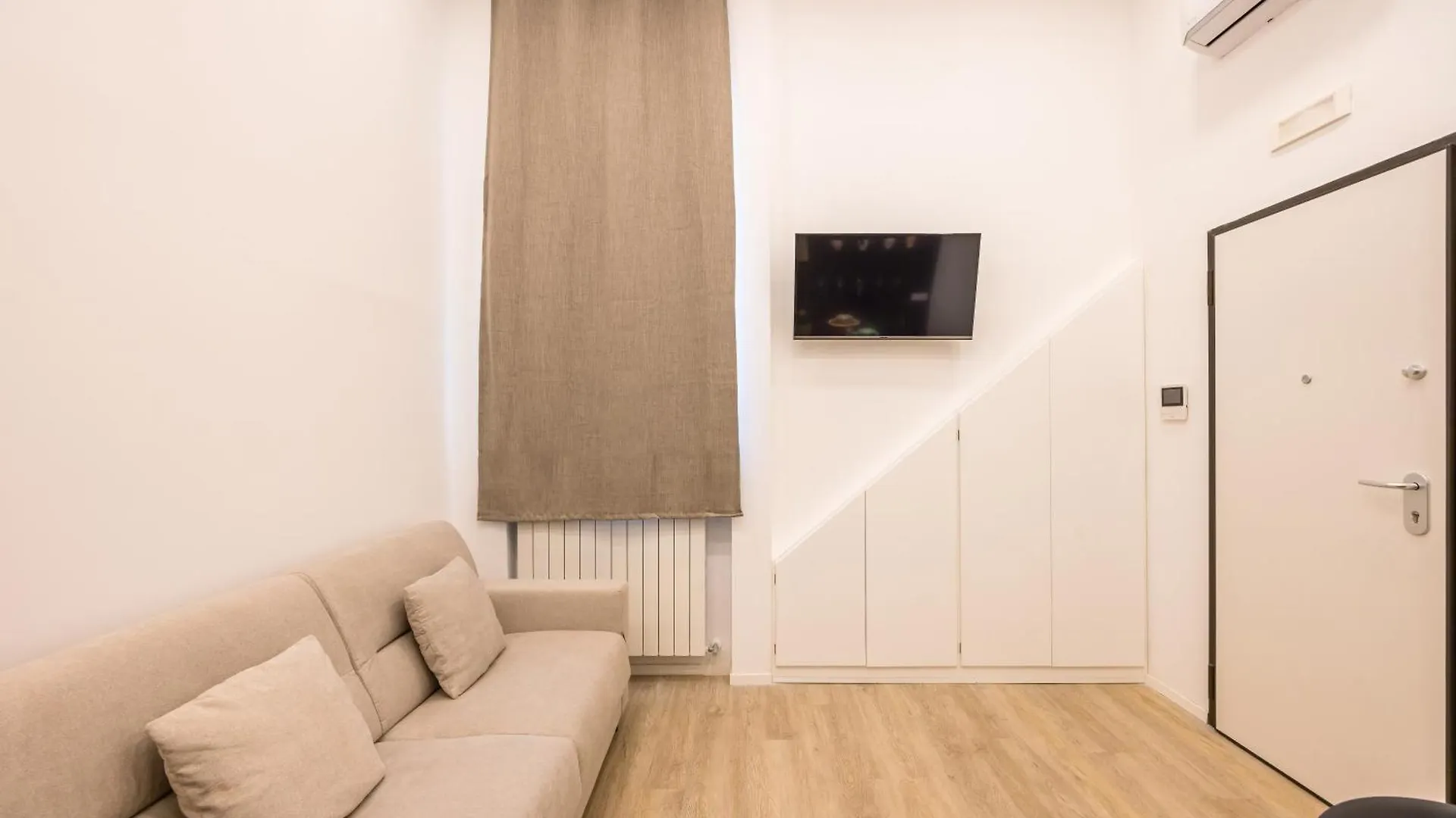 Bisicool Boutique Apartment By Napoliapartments 0*, Naples