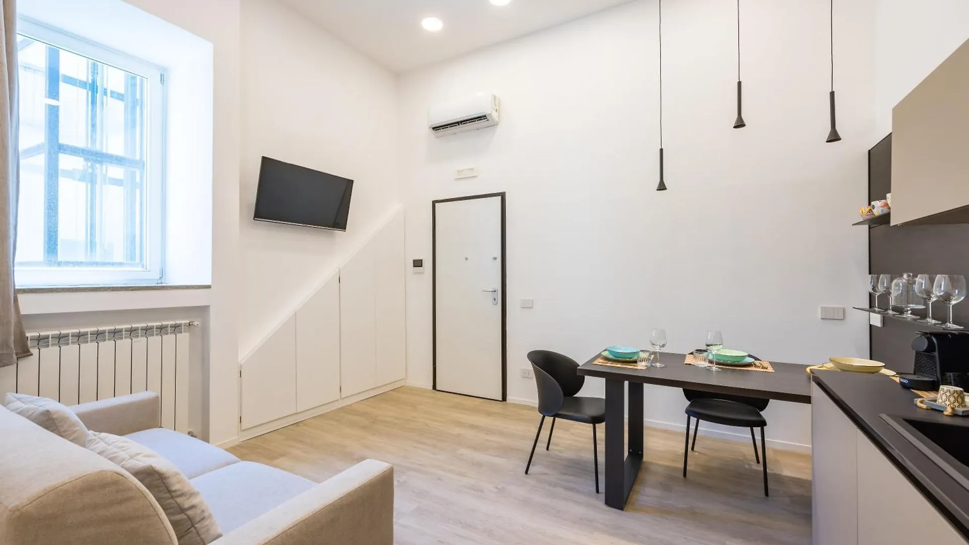 Bisicool Boutique Apartment By Napoliapartments  Naples