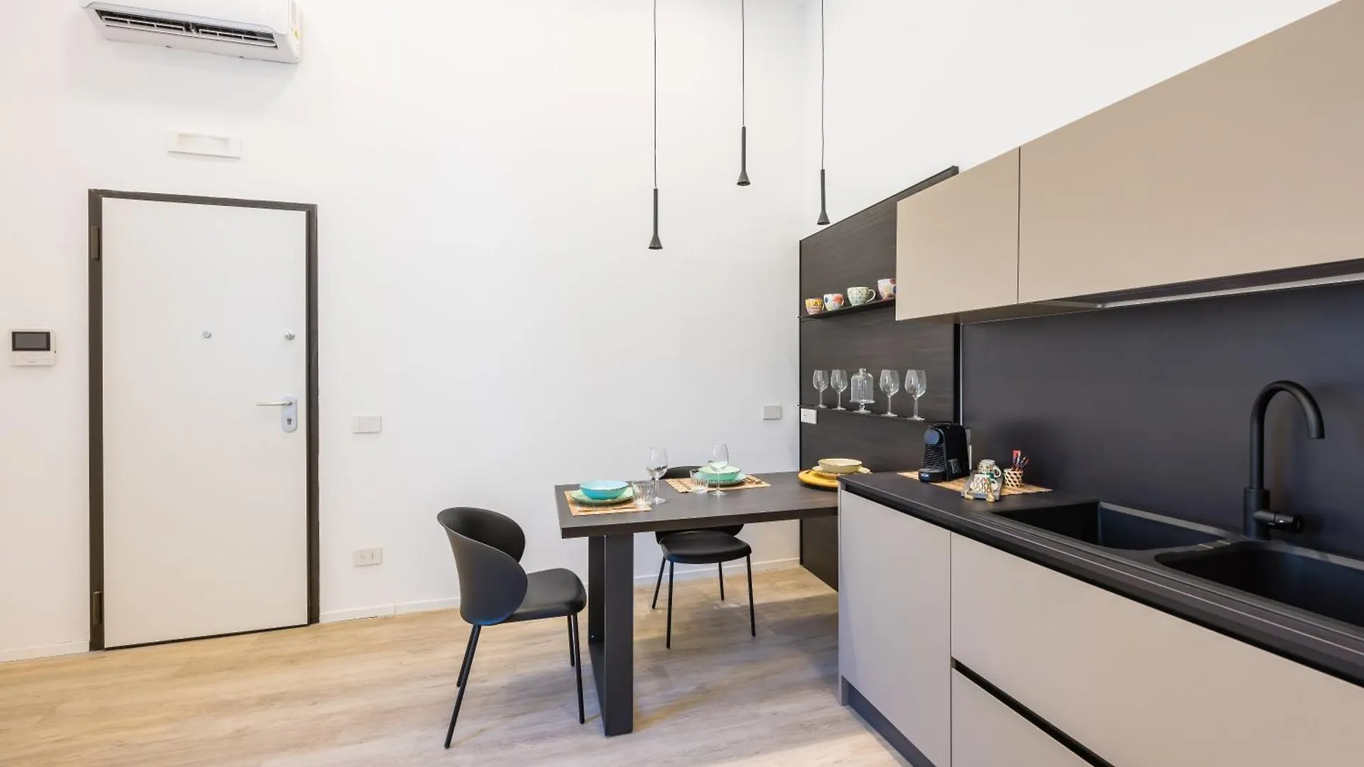 Bisicool Boutique Apartment By Napoliapartments